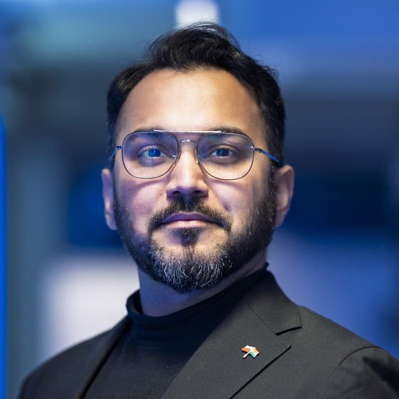 Portrait of Dr. Yash Chawla